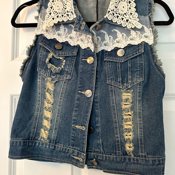 I love Woman’s Denim Vest size Small - Picture 3 of 6